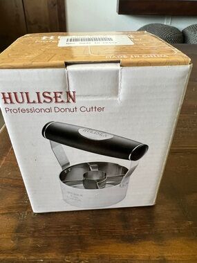 HULISEN Kitchen Donut Cutter Set - White Box with Red Logo